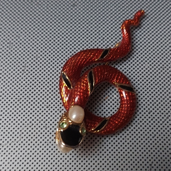 Yr of the Snake Enamel snake brooch pin pearls in style of Heidi Daus - Picture 2 of 5